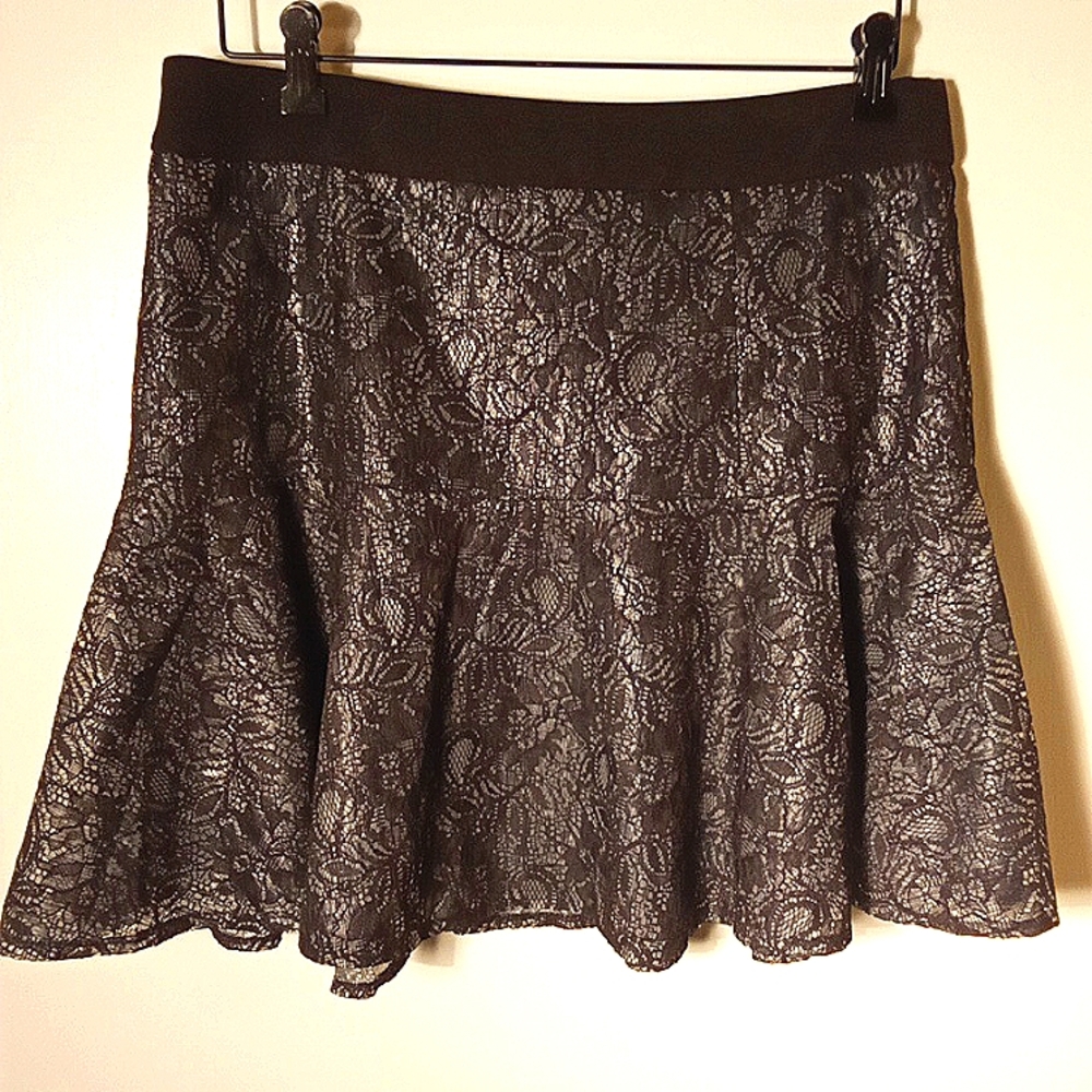 Catherine mini ruffle skirt size large